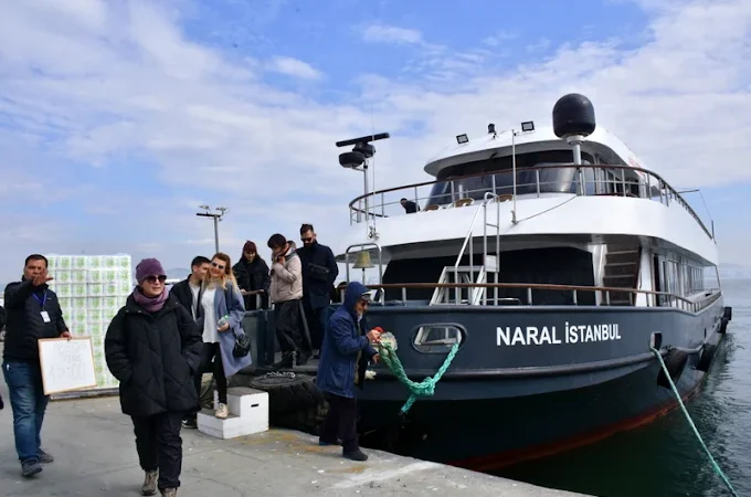 Bosphorus Cruise Tour Boat